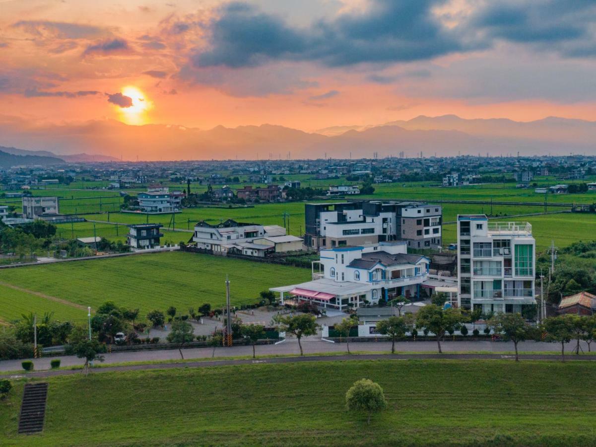 冬山閒雲居民宿 Дуншань Экстерьер фото